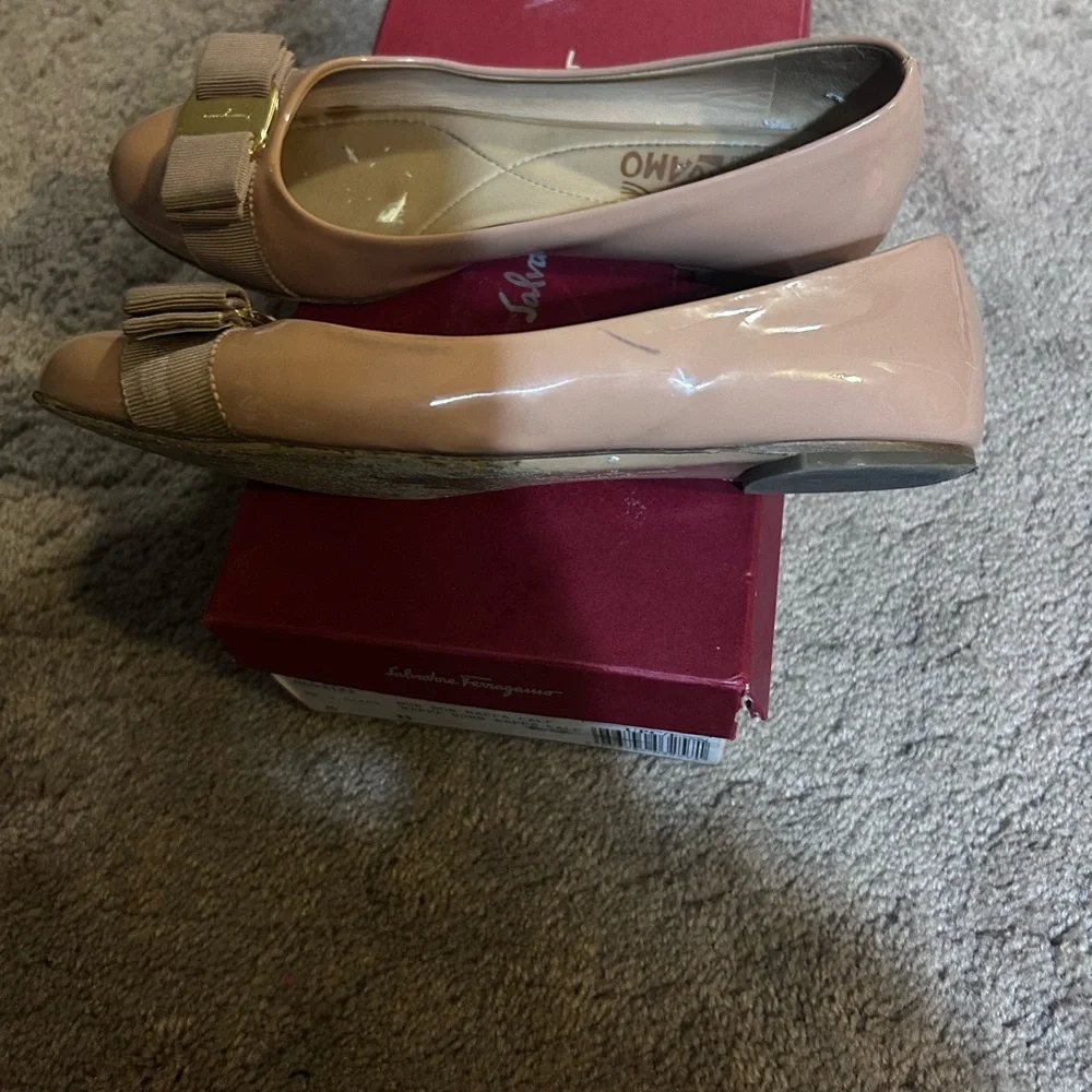 Salvatore Ferragamo Varina Bow Flats in Nude Pink Size 5.5